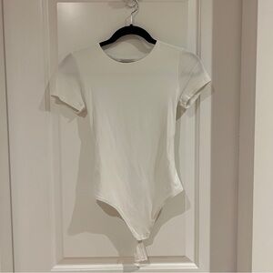 Babaton Cream Short Sleeve Bodysuit